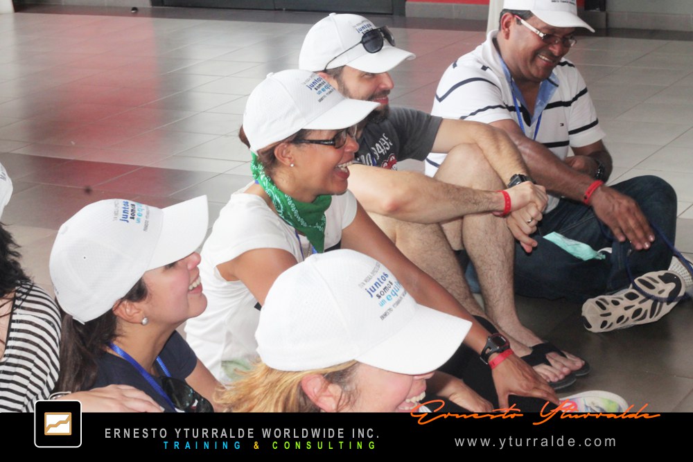 Team Building Corporativo LATAM | Experiencia outdoor para potenciar la confianza y el compromiso del equipo